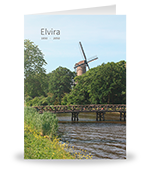 Houten brug, bomen en molen 