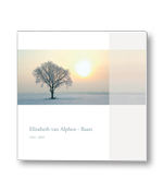 Rouwkaart met boom in de sneeuw en balk