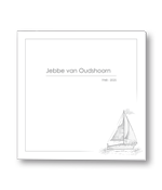 Rouwkaart met zeilboot op zee