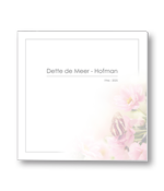 Rouwkaart met vlinder op bloem