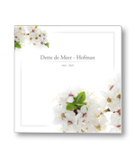 Rouwkaart met bloesems in hoeken