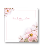 Rouwkaart met bloesems in hoeken