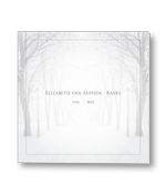 Rouwkaart met besneeuwd bospad