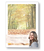 Rouwkaart met bospad in de herfst en portret