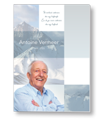 Rouwkaart met besneeuwde bergtoppen en portret