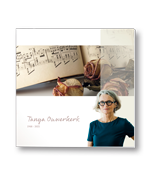 Rouwkaart met eigen foto met bladmuziek als achtergrond